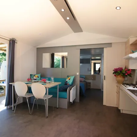 Espace Blue Ocean مكان تخييم أوندريز